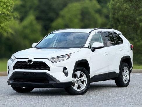 Used 2020 Toyota RAV4 XLE FWD image 8