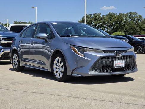 Used 2021 Toyota Corolla LE FWD image 2