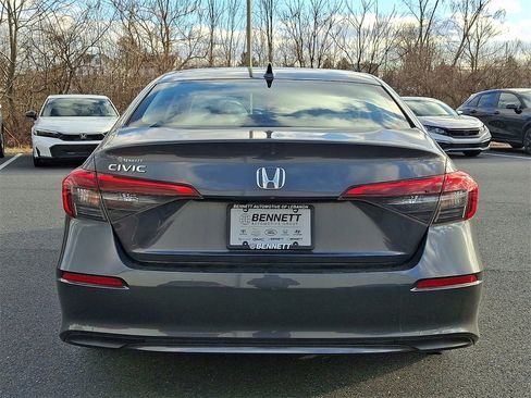 Used 2022 Honda Civic LX image 5