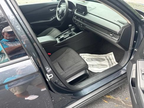 Used 2024 Honda Accord EX image 9