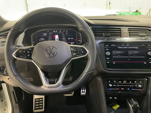 Used 2022 Volkswagen Tiguan SEL R-Line image 38