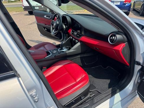 Used 2020 Alfa Romeo Giulia AWD w/ Quick Order Package 22J Sport image 24