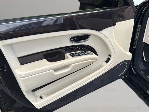 Used 2013 Bentley Mulsanne RWD image 19