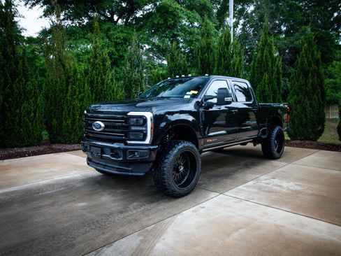 Used 2025 Ford F250 Platinum AWD/4WD image 5