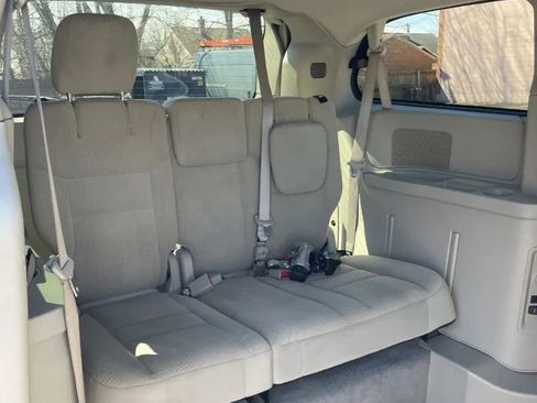 Used 2016 Dodge Grand Caravan SXT w/ Rear Park Assist Package image 2