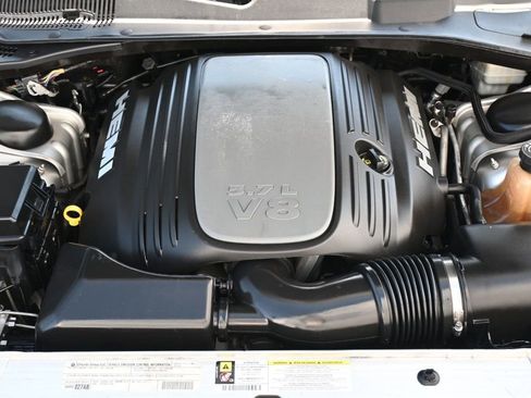 Used 2010 Dodge Charger R/T image 17