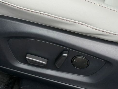 New 2026 Ford Explorer Active w/ Active Comfort Package AWD/4WD image 12