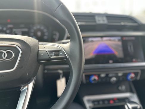 Used 2025 Audi Q3 2.0T Premium image 8