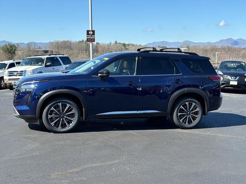New 2026 Nissan Pathfinder Platinum image 5