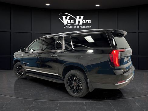 Used 2025 GMC Yukon XL Elevation w/ Elevation Premium Package AWD/4WD image 5
