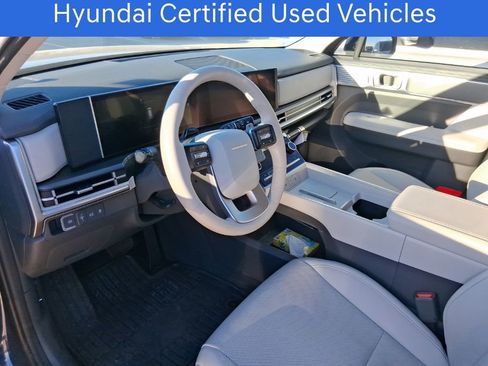 Used 2025 Hyundai Santa Fe SEL image 6