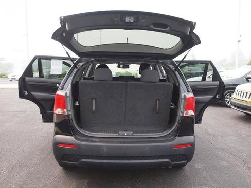 Used 2012 Kia Sorento LX w/ Convenience Pkg FWD image 5