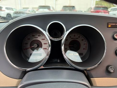 Used 2006 Pontiac Solstice Convertible w/ Premium Package RWD image 21