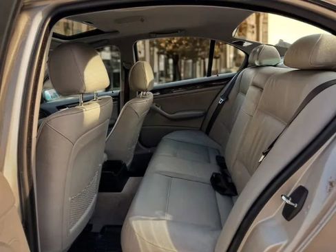 Used 2000 BMW 328i 328i Sedan 4D image 12