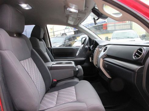 Used 2018 Toyota Tundra SR5 AWD/4WD image 27