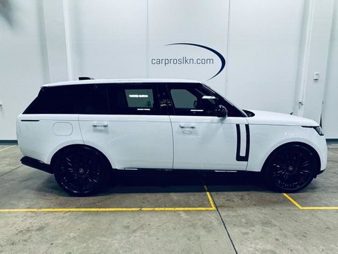 Used 2025 Land Rover Range Rover Long Wheelbase SE image 8
