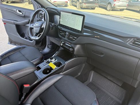 Used 2025 Ford Escape ST-Line w/ Equipment Group 301A FWD image 18