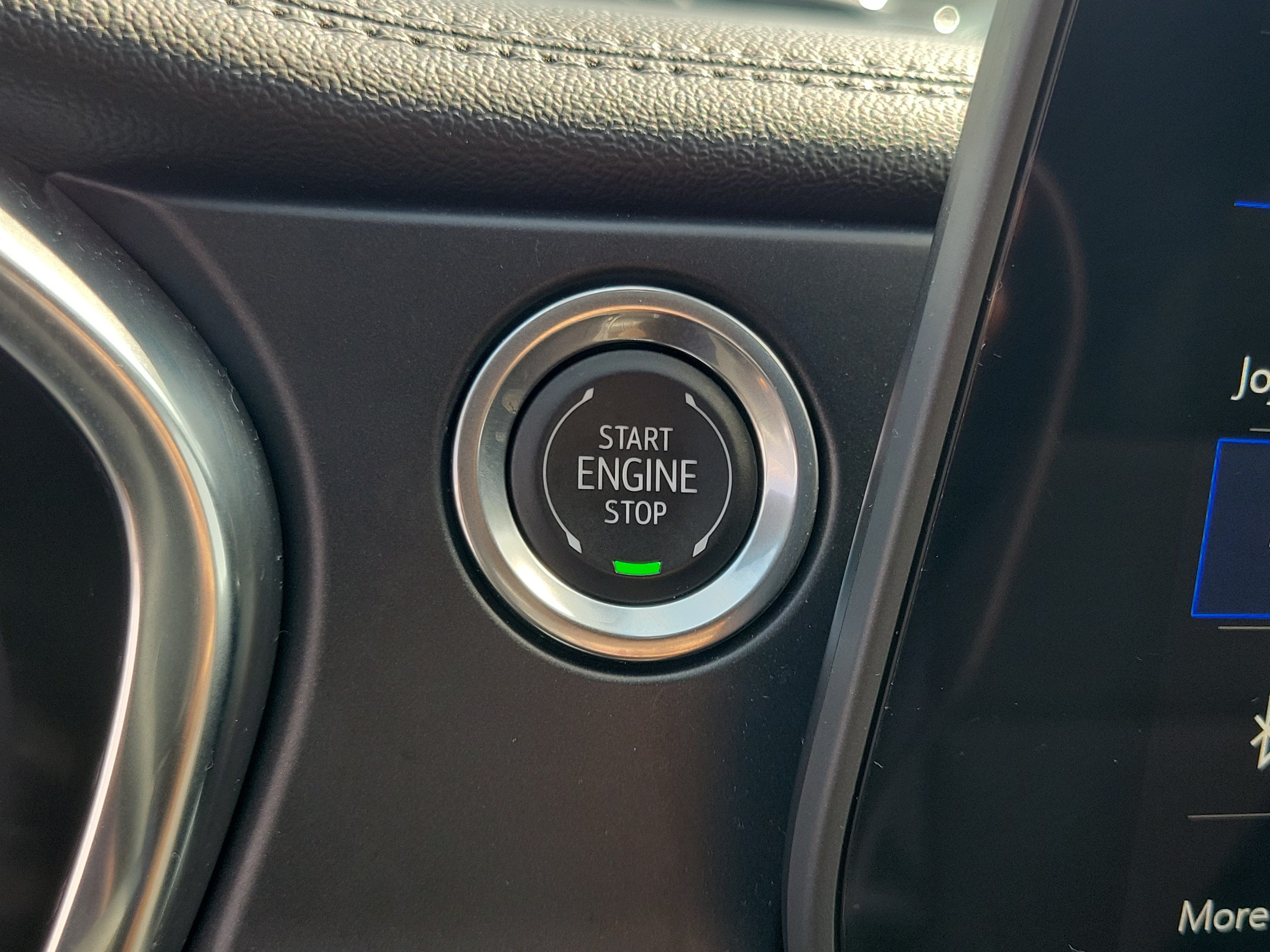 Used 2025 Chevrolet Blazer LT FWD image 28