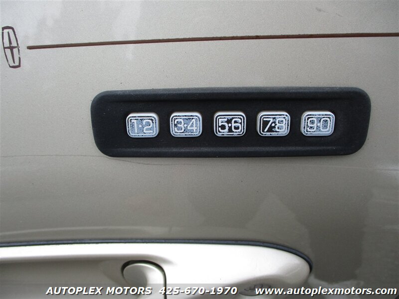 Used 2004 Lincoln LS RWD image 14