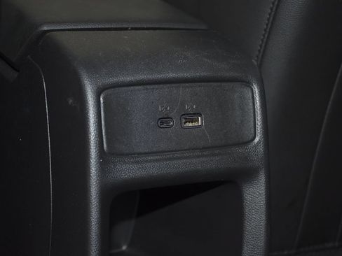 Used 2025 Chevrolet Trax LT FWD image 23