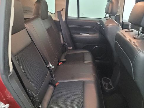 Used 2014 Jeep Compass Latitude w/ Sun/Sound Group AWD/4WD image 19