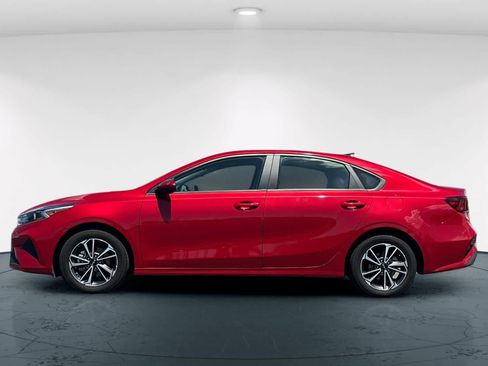 Used 2024 Kia Forte LXS FWD image 9