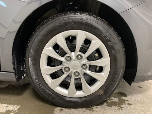 Used 2024 Kia Forte LX image 12