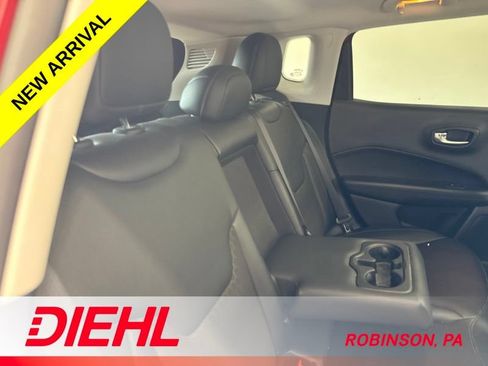Certified 2021 Jeep Compass Latitude w/ Sun and Sound Group AWD/4WD image 11