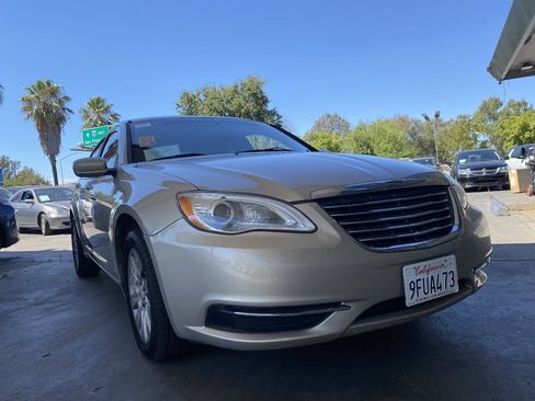 Used 2014 Chrysler 200 LX FWD image 18