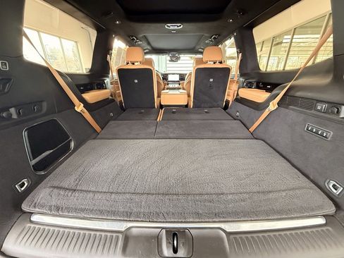 Used 2022 Jeep Grand Wagoneer Series III image 24