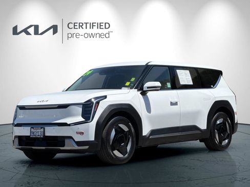 Certified 2024 Kia EV9 Light Long Range RWD image 8