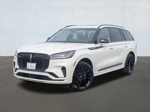 Used 2025 Lincoln Aviator Reserve w/ Equipment Group 201A AWD/4WD image 1