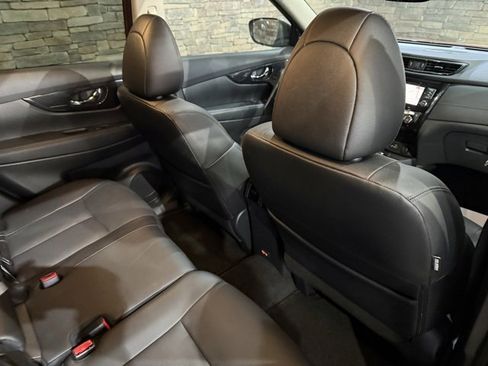 Used 2020 Nissan Rogue SL w/ Premium Package image 35