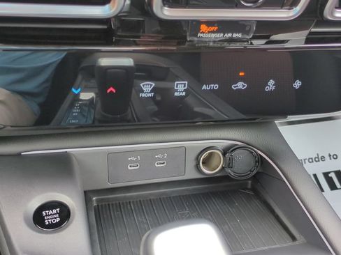 New 2026 Nissan Sentra SR w/ Floor Mat Package FWD image 18