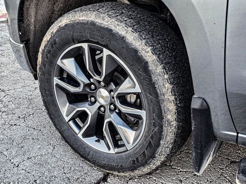 Used 2023 Chevrolet Silverado 1500 LT w/ Z71 Off-Road Package image 7