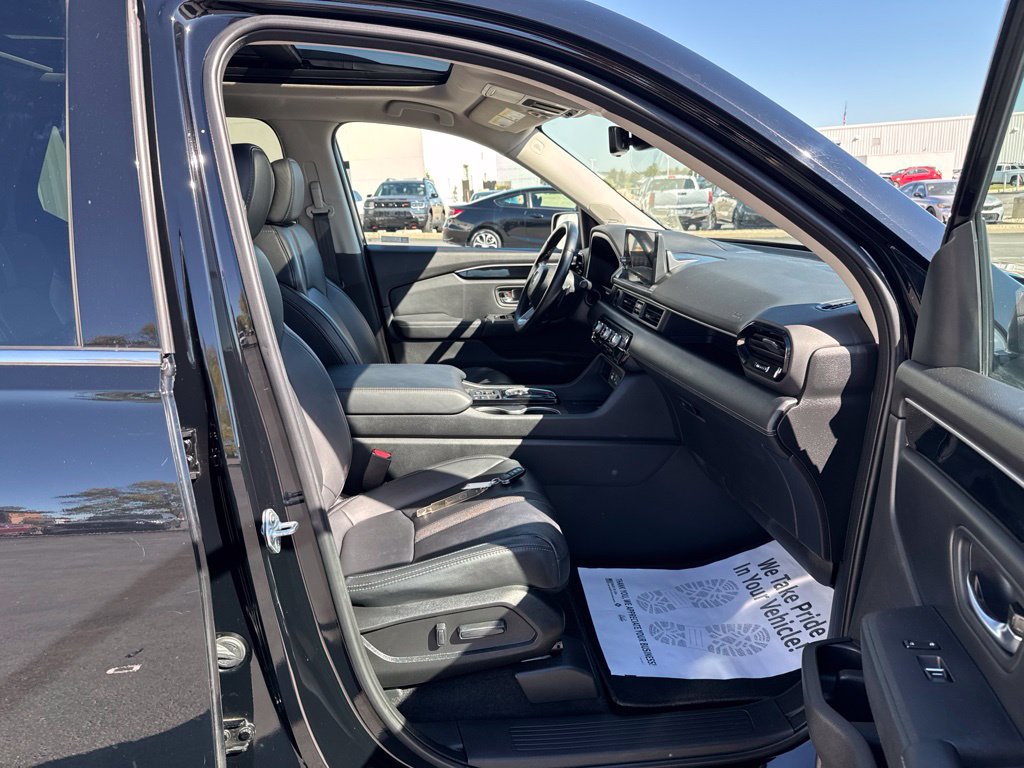 Used 2023 Honda Pilot Touring image 42