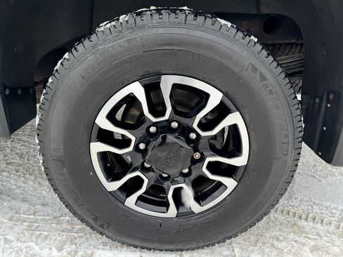 Used 2020 GMC Sierra 2500 SLE image 45