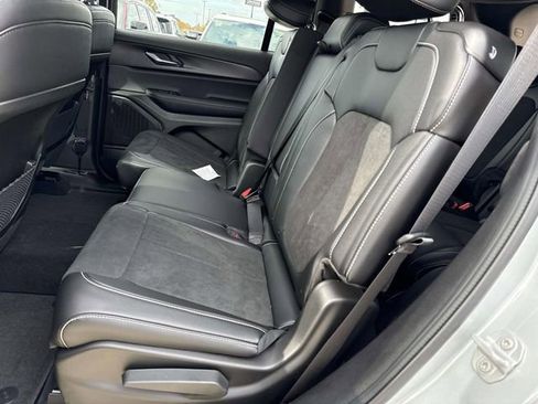 New 2025 Jeep Grand Cherokee L Altitude RWD image 9