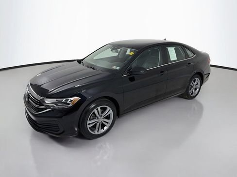 Used 2023 Volkswagen Jetta SE FWD image 3