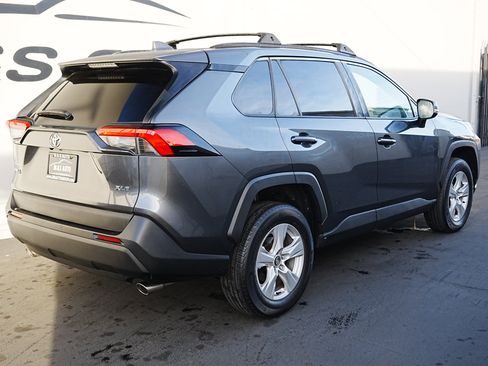 Used 2021 Toyota RAV4 XLE image 4