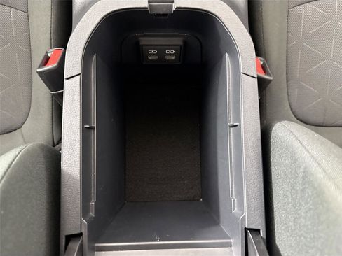 Certified 2025 Toyota RAV4 XLE AWD/4WD image 31