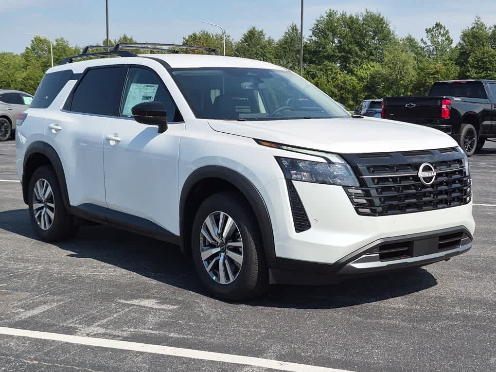 New 2026 Nissan Pathfinder SL AWD/4WD image 2