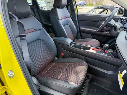 New 2026 Nissan Kicks SR w/ Cold Weather Package image 11