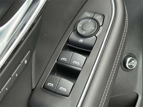 Used 2023 Buick Envision Essence w/ Technology Package I image 25