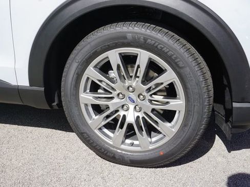 New 2026 Ford Explorer Platinum image 26