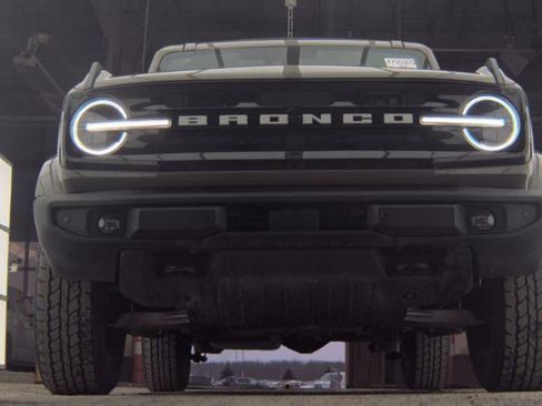 Used 2025 Ford Bronco Outer Banks image 4