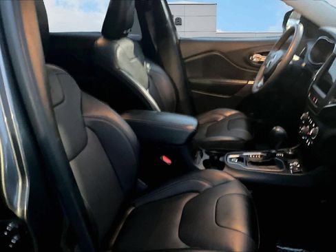 Used 2022 Jeep Cherokee Latitude Lux w/ Sun & Sound Group image 14