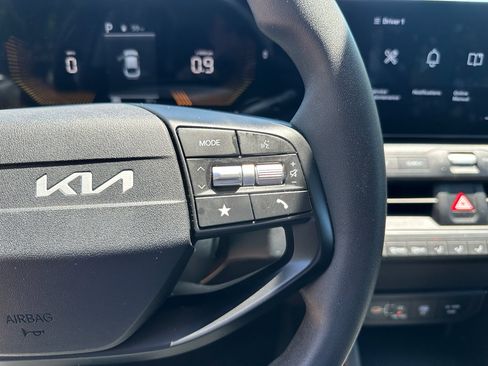 Used 2025 Kia K4 FWD image 20