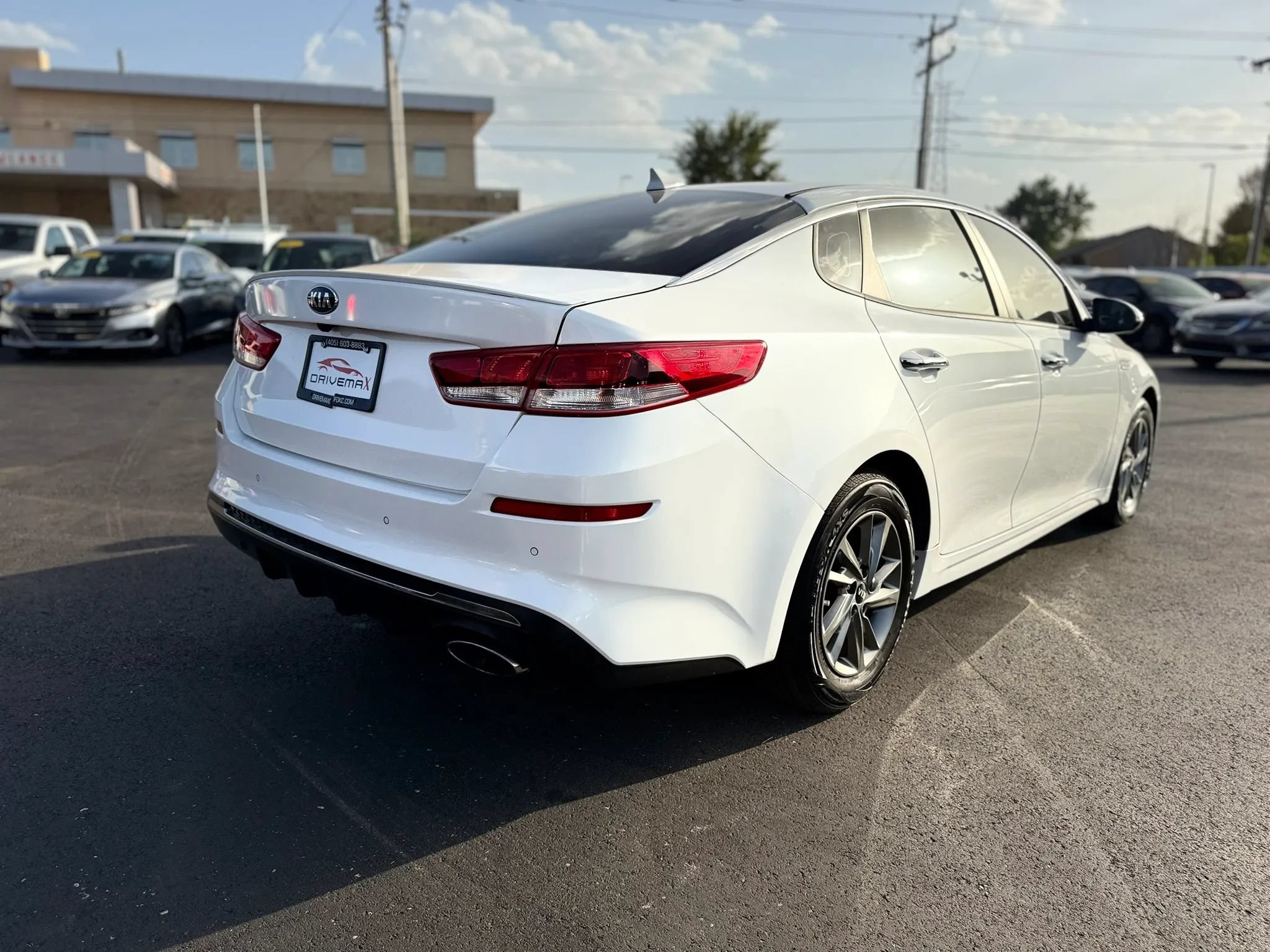 Used 2019 Kia Optima LX FWD image 3