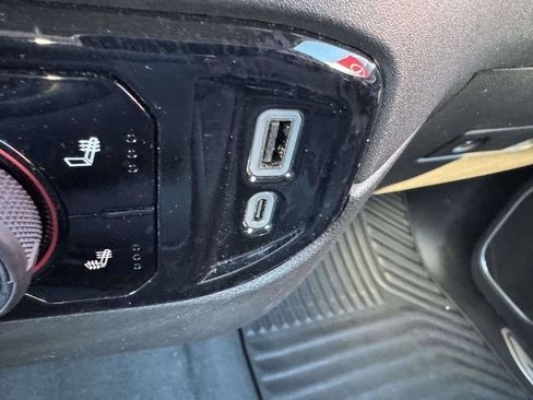 Used 2025 Chevrolet Silverado 1500 LT AWD/4WD image 32